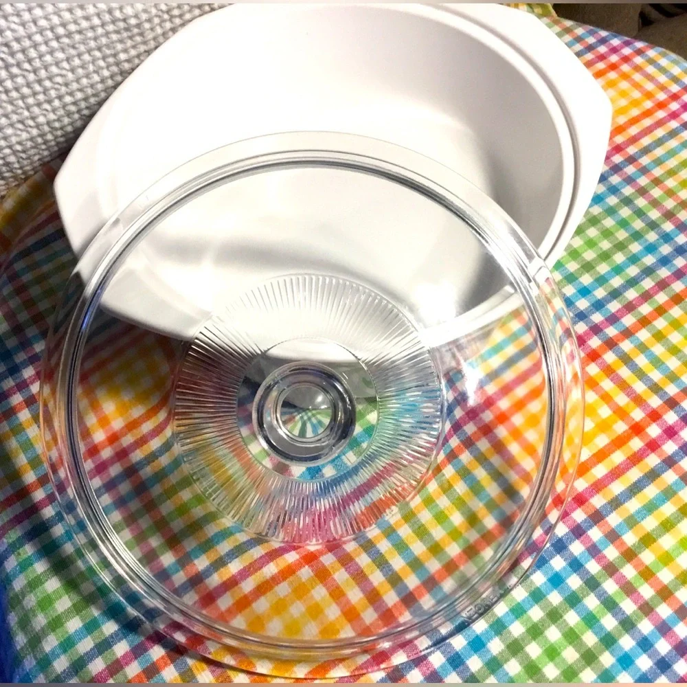 Vintage STUDIO NOVA 2.25 Qt Round Covered Casserole Fresh Mint (Made In Japan)